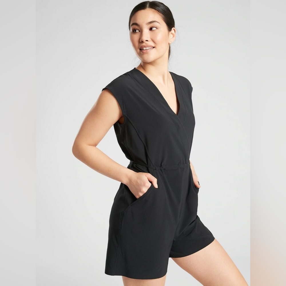 Athleta Marlow Romper in Black size M, great used condition